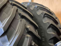 Räder, Reifen, Felgen & Distanzringe  Trelleborg 750/70R44 + 650/60R38