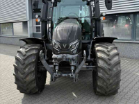 Schlepper / Traktor Valtra Demo G125 Active met kruipbak