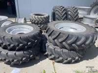 Räder, Reifen, Felgen & Distanzringe Firestone 480/70R38 en 380/70R28 verstelbare velgen