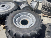 Räder, Reifen, Felgen & Distanzringe Firestone 480/70R38 en 380/70R28 verstelbare velgen