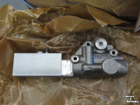 Schlepper / Traktor New Holland NewH T7.xxx Case-IH Puma ABS Hydr Remventiel CNH parts nr:47584635