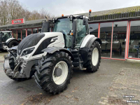 Schlepper / Traktor Valtra T154 Active
