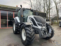 Schlepper / Traktor Valtra T154 Active