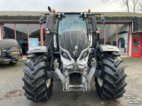 Schlepper / Traktor Valtra T154 Active