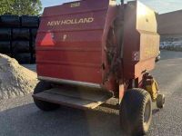 Pressen New Holland New Holland 548