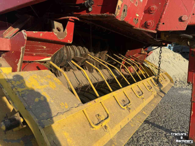 Pressen New Holland New Holland 548