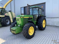 Schlepper / Traktor John Deere 4055