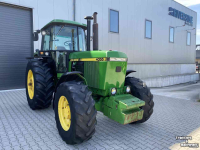 Schlepper / Traktor John Deere 4055