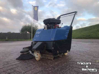 Kehrmaschine WAP Alto veegmachine met benzine motor