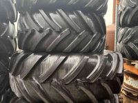 Räder, Reifen, Felgen & Distanzringe Michelin 710/70R42 en 600/70R30 set op velg