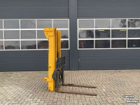 Gabelstapler  Hefmast met palletlepels en sideshift
