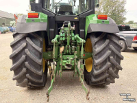 Schlepper / Traktor John Deere 6810