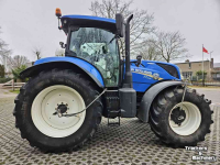 Schlepper / Traktor New Holland T 7.225