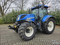 Schlepper / Traktor New Holland T 7.225
