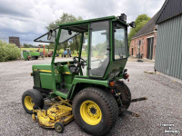Gartentraktoren John Deere 855 Diesel met maaidek en cabine