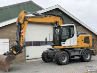 Bagger / Baggermaschine Liebherr A914 met Engcon draaikantelstuk