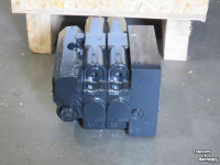 Schlepper / Traktor New Holland Midmount ventielenblok - 2 elektrische ventielen - CNH - 84230200 / 47433959
