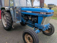 Schlepper / Traktor Ford 7810