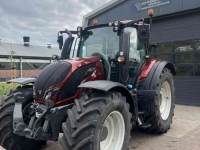 Schlepper / Traktor Valtra N174