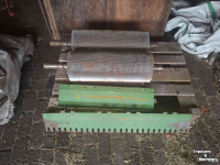 Gebrauchte Teile für Feldhäcksler John Deere Korrelkneuzer rollen / Kneuzerrollen