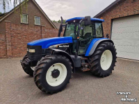 Schlepper / Traktor New Holland TM130