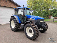 Schlepper / Traktor New Holland TM130