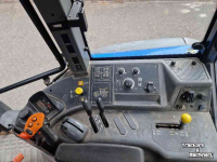 Schlepper / Traktor New Holland TM130