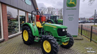 Schlepper / Traktor John Deere 5055E