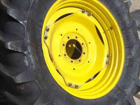 Räder, Reifen, Felgen & Distanzringe Barum 520/70R38 + velgen