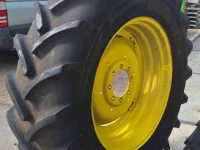 Räder, Reifen, Felgen & Distanzringe Barum 520/70R38 + velgen