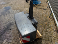 Sonstiges Maschinen für Strassen-, Strassenrand- und Grabeninstandhaltung  Fendt 2500kg frontgewicht