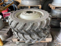 Räder, Reifen, Felgen & Distanzringe Continental 12.4r32