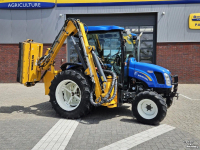 Obsttraktor New Holland Boomer 3050 met Bos Maaiarm