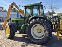 Schlepper / Traktor John Deere 6810 PQ+, TLS, kruip, airco met Herder MBK135LSH maaiarm