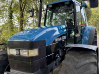 Schlepper / Traktor New Holland 8360