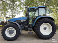 Schlepper / Traktor New Holland 8360