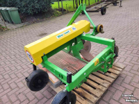 Kartoffelroder  zij schudlichter  / zij rooier