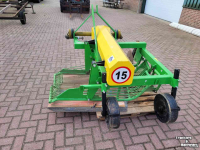 Kartoffelroder  zij schudlichter  / zij rooier