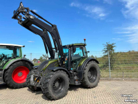 Schlepper / Traktor Valtra N155 Tractor met voorlader