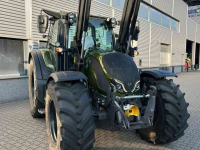 Schlepper / Traktor Valtra N155 Tractor met voorlader