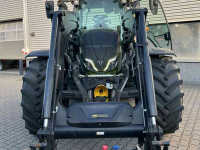 Schlepper / Traktor Valtra N155 Tractor met voorlader