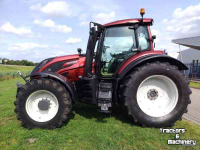 Schlepper / Traktor Valtra T214 Direct