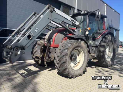 Schlepper / Traktor Valtra N141