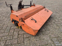 Kehrmaschine Kubota Veegmachine 125 cm