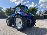 Schlepper / Traktor New Holland T7030 PowerCommand. Fronthef, Vooras vering, 40km.