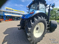 Schlepper / Traktor New Holland T6080