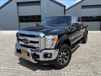 Pick-up Ford 6.7 V8 Powerstroke. Superduty, Lariat, Crew-Cab, Grijs kenteken.