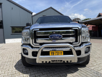 Pick-up Ford Lariat, Crew-Cab, Grijs kenteken.