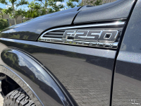 Pick-up Ford 6.7 V8 Powerstroke. Superduty, Lariat, Crew-Cab, Grijs kenteken.