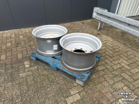 Räder, Reifen, Felgen & Distanzringe Massey Ferguson VELGEN 24X14 INCH
